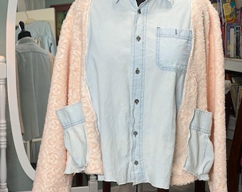 Upcycled blue denim jacket: pink fleece side sleeves rodeo wear plus size large pocket