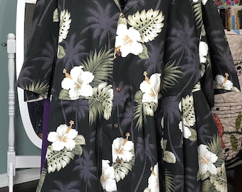 women’s  black white Hawaiian flowered tunic shirt upcycled soft cotton purple tee lavender silky skirt back plus size one of a kind