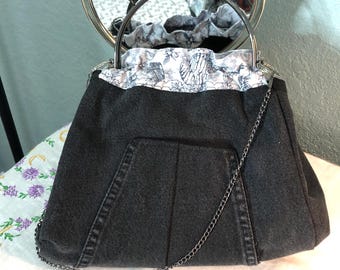 Women’s kiss lock metal frame purse: shoulder bag, black chain, upcycled denim fabric, bee print cotton, outside pocket, handmade