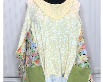 Women’s tunic Top yellow tee upcycled green yellow flowered cotton print kimono sleeved free sized easy fit pop over top vintage lace