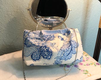 Women’s kiss lock metal frame purse: shoulder bag, cross body chain, silver handle, blue toile on white home decor fabric, handmade