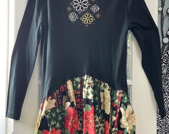 Upcycled Christmas Tunic: silver snowflake Appliqué - Women's L, dark green tee, poinsettia print cotton