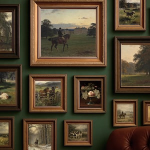 Peut inclure: Un mur de galerie composé de douze peintures à l'huile encadrées dans des cadres dorés et en bois foncé. La collection comprend des paysages, des scènes équestres, des natures mortes et des portraits d'animaux sur un mur vert foncé.