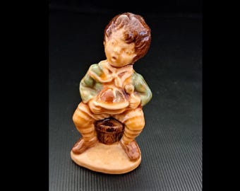 Wade Whimsies Nursery Rhymes Figurine Little Jack Horner