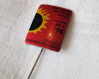 1976 Zagreb Observatory Eclipse Commemorative Stick/Lapel Pin. Croatia/Yugoslavia.