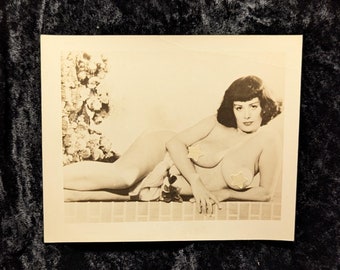 WWII Era Original Vintage Pin Up Photo