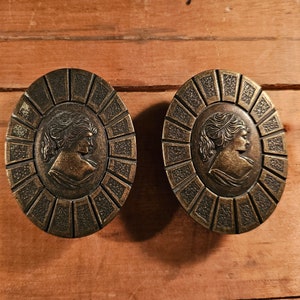 1950s Mid Century Hyer Roman Brass Cameo Knob Drawer Pulls Pair, USA