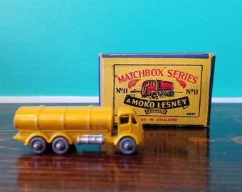 Matchbox Series #11A. E.R.F. Road Tanker. 1955-1958. Moko Lesney England.