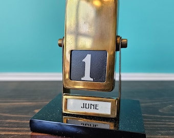 Vintage Desktop Perpetual Flip Calendar