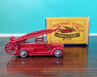 Matchbox Series #9B. Dennis Fire Escape. 1958-1959. Moko Lesney England.