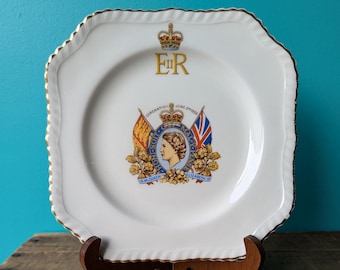 Queen Elizabeth II Coronation Commemorative Plate, Royal Collectible, Johnson Bros Made in England