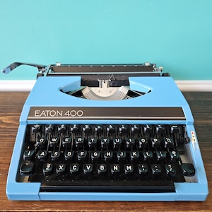 1970 Eaton 400 Typewriter with Carrying Case