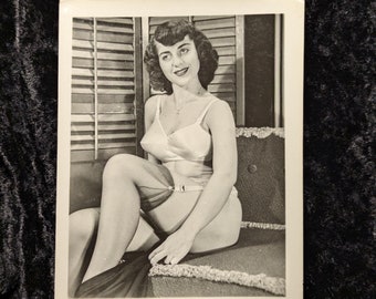 WWII Era Original Vintage Pin Up Photo