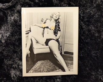 WWII Era Original Vintage Pin Up Photo