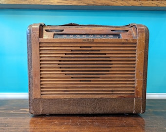 1946 Philco Model 409 Portable Wood Case Radio 46-350