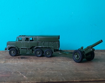 Dinky Toys 695, Howitzer and Tractor, Produced 1962 - 1966, Made in England