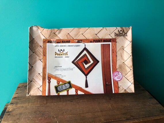 Vintage Phentex Latch Hooking Wall Rug Craft Kit, Style 5009 "Perspective" Canada