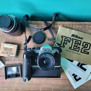 Kit de câmera profissional Nikon FE 2