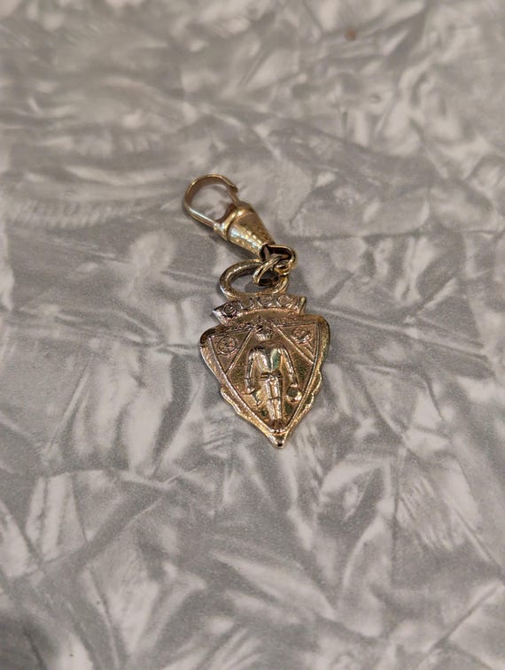 Vintage 1960s GUCCI Gold Tone Knight Shield Zipper Pull Charm 2