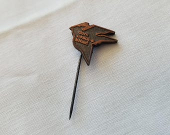 Home of the United League of Anti-Fascist Youth of Yugoslavia in Bihać Vintage Commemorative Stick/Lapel Pin.