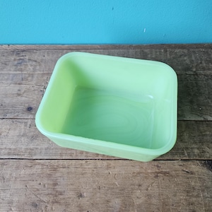 Jadeite McKee kleine uraniumgroene koelkast met deksel - VS