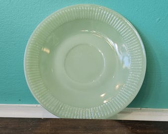 Fire King Vintage "Oven Glass" Jadeite Saucer. USA.
