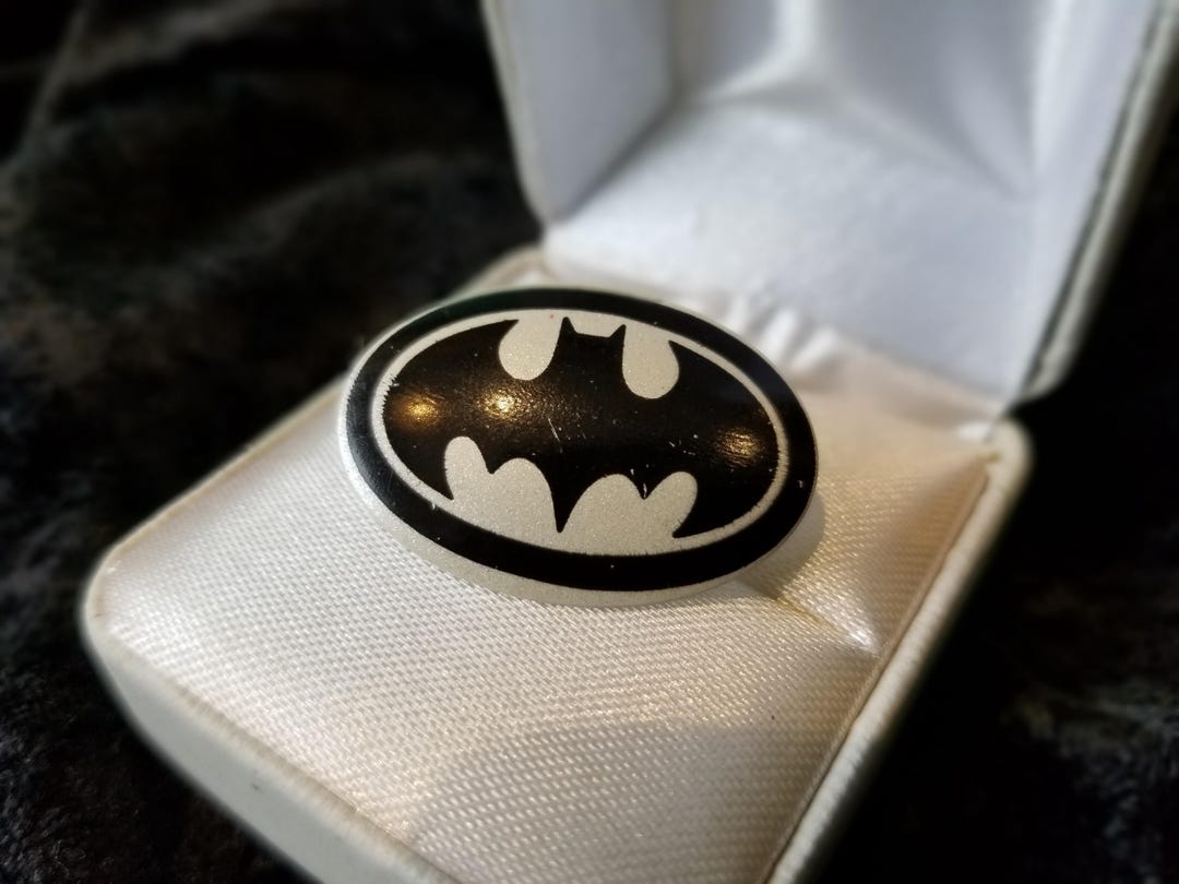 Batman Logo Collectible Plastic Pin. 1980's D.C. Comics. - Etsy