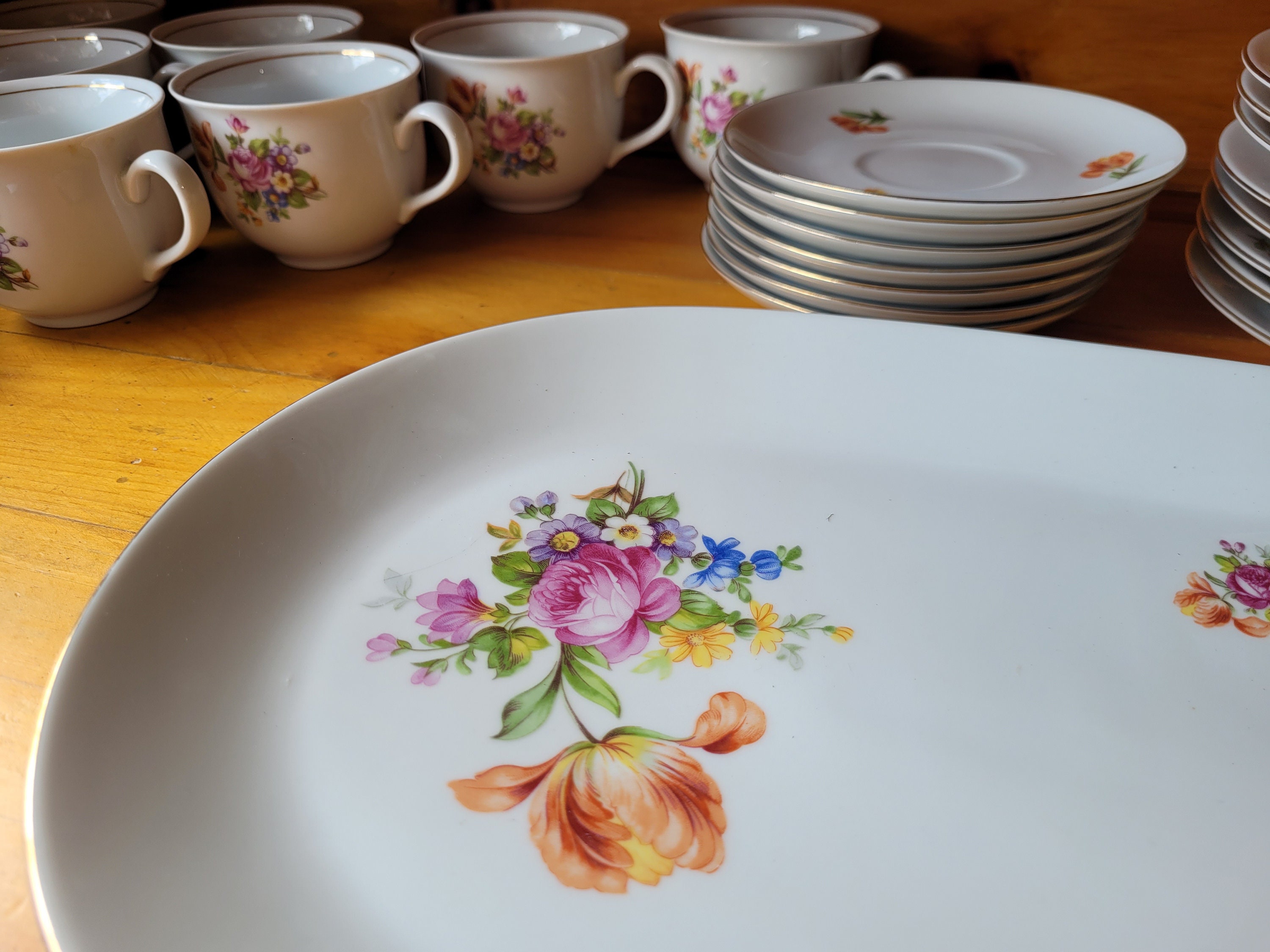 Vintage Kahla GDR Dinnerware Set Serves Eight