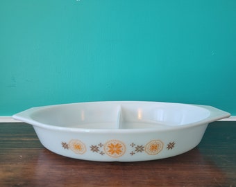 Town and Country Pyrex Divided Serving Dish