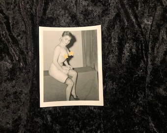 WWII Era Original Vintage Pin Up Photo