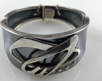 Modernist Enrique Ledesma Silver Hinged Cuff Bracelet, Taxco Sterling Silver, 1 1/8" wide x 2 1/8" diameter