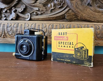 Kodak Baby Brownie Bakelite Camera With Box