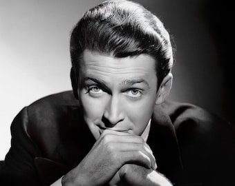 Jimmy Stewart c. late 1930&#39;s studio portrait - black & white, multiple sizes - leading man, vintage Hollywood, Oscar winner [730-1238]