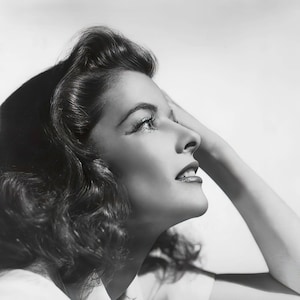 Katharine Hepburn studio portrait c. 1940 by Bull, black & white, multiple sizes - classic actress, old Hollywood, Oscar winner, [730-1297]
