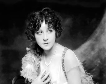 Fanny Brice, c. 1917 - Ziegfeld Follies actress, comedienne, singer - black & white, multiple sizes- vintage glamour, Funny Girl [730-1293]