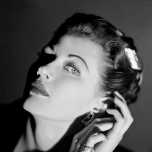 Yvonne de Carlo glamour photo c. 1948, black & white, multiple sizes - Vintage Hollywood, classic actress, celebrity portrait [1714]