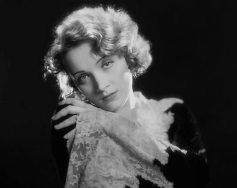 Marlene Dietrich c. 1930 Studio Foto - schwarz & weiß, mehrere Größen - vintage Schauspielerin, altes Hollywood, vintage Mode, alte Filme [1669]
