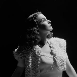 Vivien Leigh c. 1940, black & white, multiple sizes, old Hollywood actress , old movie stars, vintage glamour, leading lady [1817]