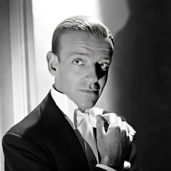 Fred Astaire publicity photo c. 1940, black & white, multiple sizes, old Hollywood actor, dancer, old movie stars, vintage posters [1656]