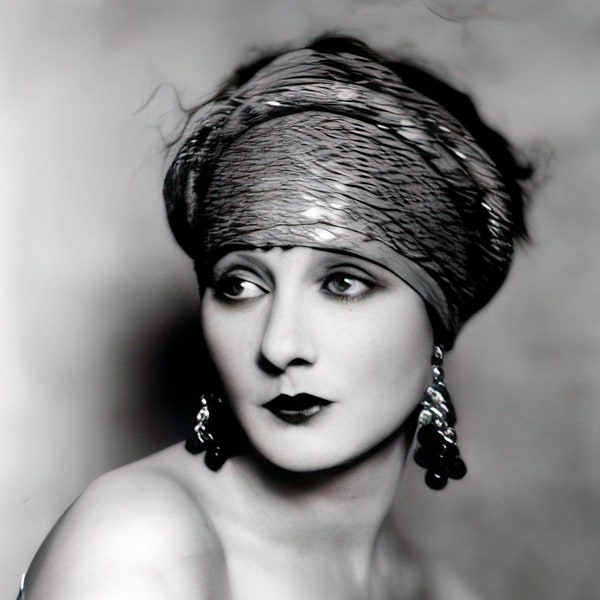 Betty Blythe c. early 1920's - Silent Movie Star - black & white, multiple sizes - vintage flapper, roaring twenties, Hollywood [730-1204]
