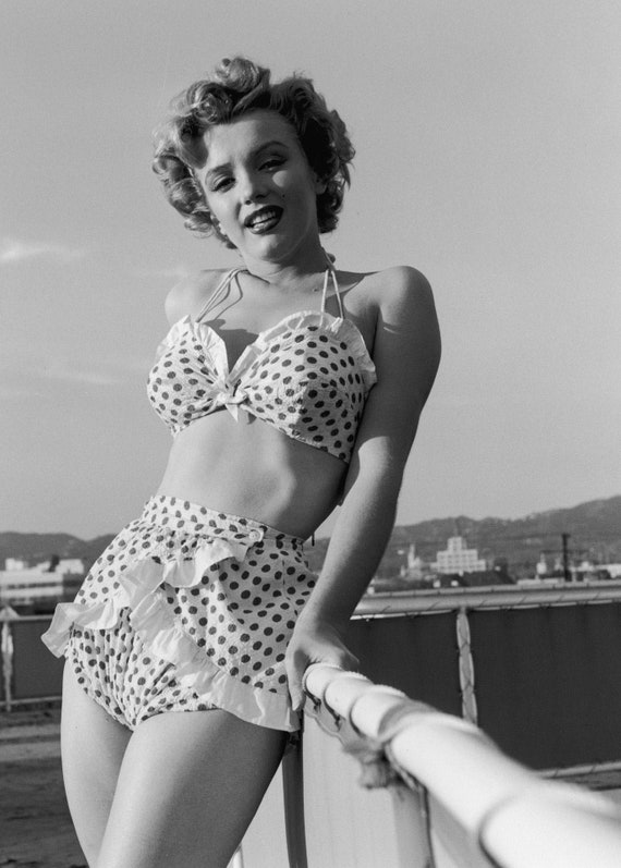 roterend Ronde redden Marilyn Monroe in Polka Dot Swimwsuit 1951 Baden Schoonheid - Etsy België