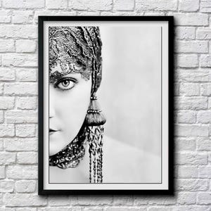 Hollywood Legend Gloria Swanson circa 1919 - Black & White print - Multiple Sizes [730-817] Classic, Iconic, Vintage Fashion image 7