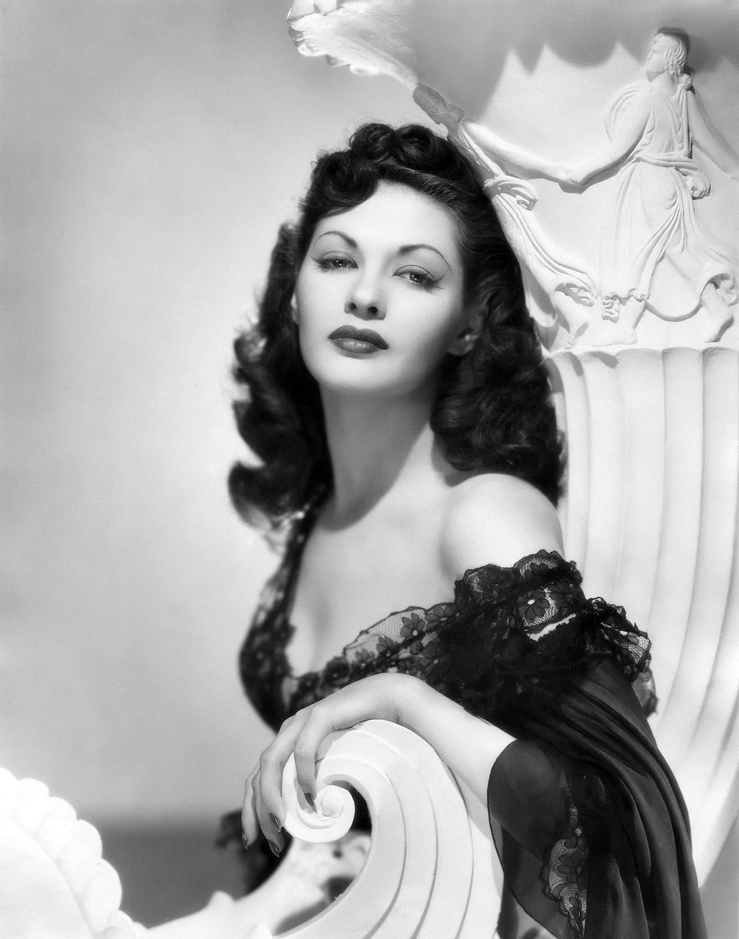 Sexy yvonne de carlo