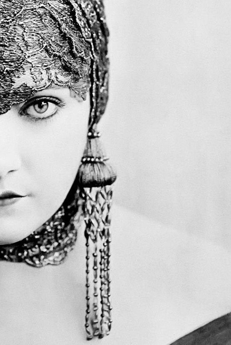 Hollywood Legend Gloria Swanson Circa 1919 Black & White - Etsy