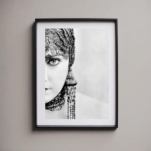 Hollywood Legend Gloria Swanson circa 1919 - Black & White print - Multiple Sizes [730-817] Classic, Iconic, Vintage Fashion image 2