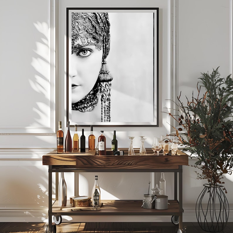 Hollywood Legend Gloria Swanson circa 1919 - Black & White print - Multiple Sizes [730-817] Classic, Iconic, Vintage Fashion image 3