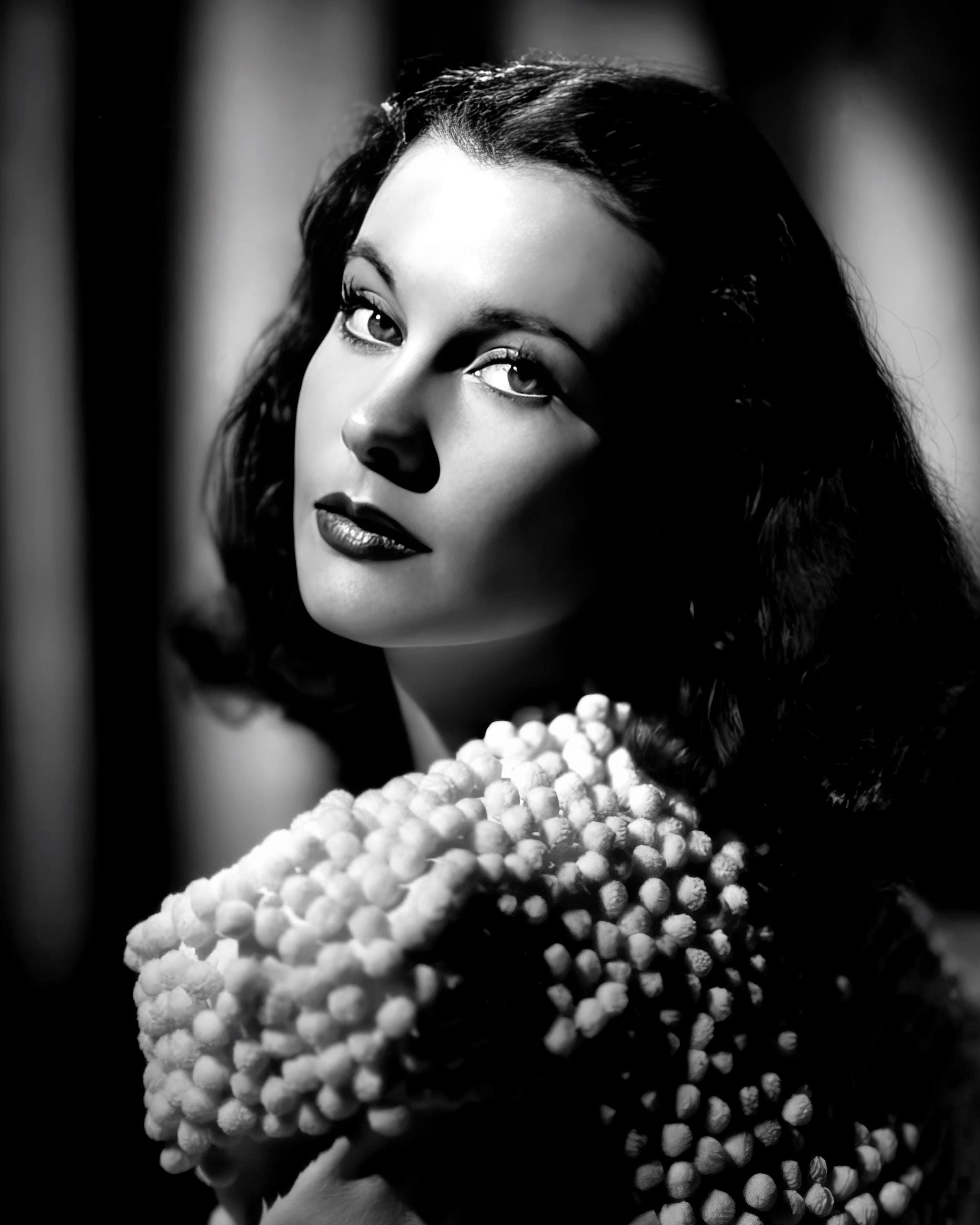 ヴィヴィアン・リー  ポートレート ヴィヴィアン・リー 1940 年代頃のスタジオポートレート - 白黒、複数