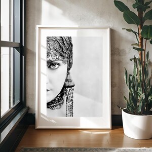 Hollywood Legend Gloria Swanson circa 1919 - Black & White print - Multiple Sizes [730-817] Classic, Iconic, Vintage Fashion image 4
