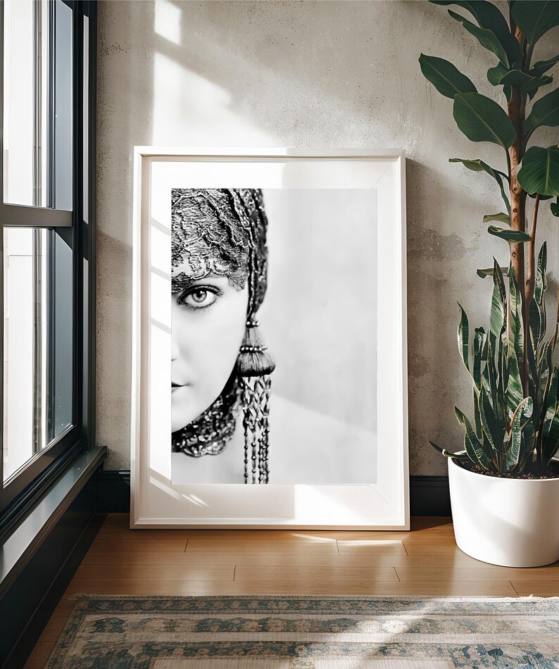 Hollywood Legend Gloria Swanson circa 1919 - Black & White print - Multiple Sizes [730-817] Classic, Iconic, Vintage Fashion image 4