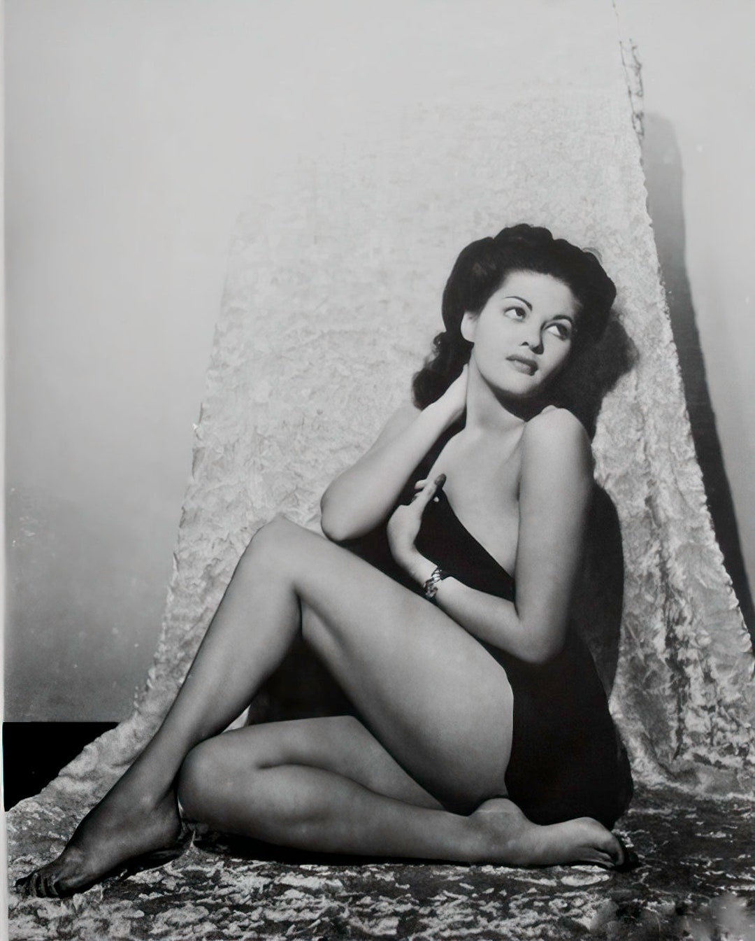 Yvonne De Carlo Nude Circa 1940s Black and White
